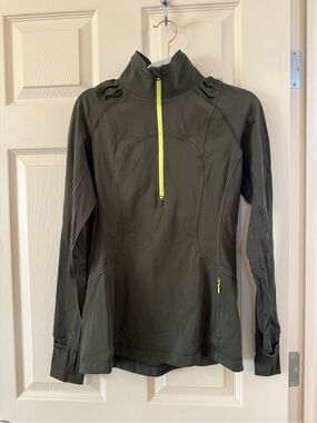 Lululemon Olive Green half zip size 6